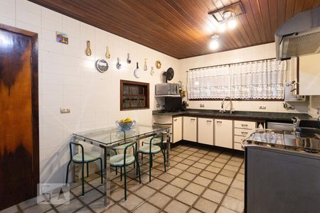 Casa à venda com 239m², 3 quartos e 5 vagasCozinha