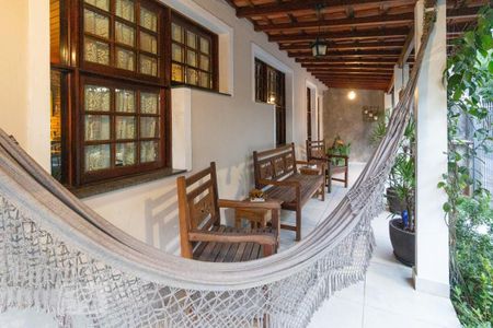 Casa à venda com 239m², 3 quartos e 5 vagasVaranda