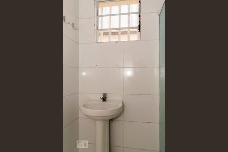 Casa para alugar com 60m², 2 quartos e 1 vaga Casa para alugar com 60m², 2 quartos e 1 vagaBanheiro