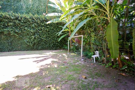 Apartamento à venda com 55m², 1 quarto e 1 vaga Apartamento à venda com 55m², 1 quarto e 1 vagaÁrea comum - Campo de futebol