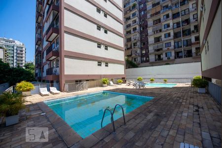 Apartamento à venda com 55m², 1 quarto e 1 vaga Apartamento à venda com 55m², 1 quarto e 1 vagaÁrea comum - Piscina