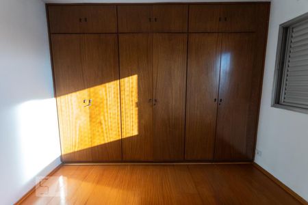 Apartamento à venda com 100m², 3 quartos e 2 vagas Apartamento à venda com 100m², 3 quartos e 2 vagasQuarto 3 - Armários