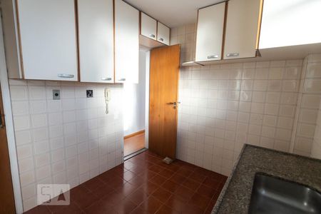Apartamento à venda com 100m², 3 quartos e 2 vagas Apartamento à venda com 100m², 3 quartos e 2 vagasCozinha