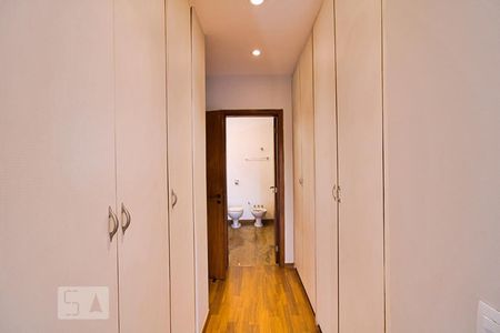 Apartamento à venda com 300m², 4 quartos e 3 vagasCloset da Suíte 1