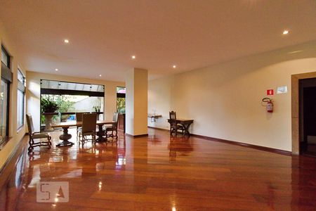 Apartamento à venda com 300m², 4 quartos e 3 vagasÁrea comum - Salão de festas