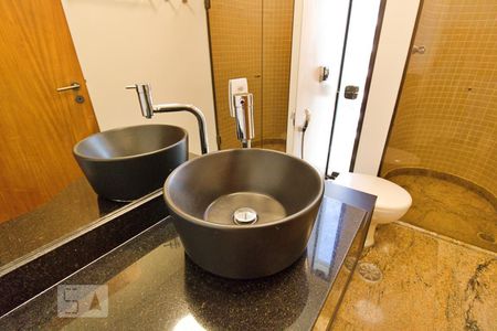 Apartamento à venda com 300m², 4 quartos e 3 vagasBanheiro da Suíte-Americana 