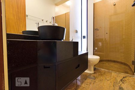 Apartamento à venda com 300m², 4 quartos e 3 vagasBanheiro da Suíte-Americana 