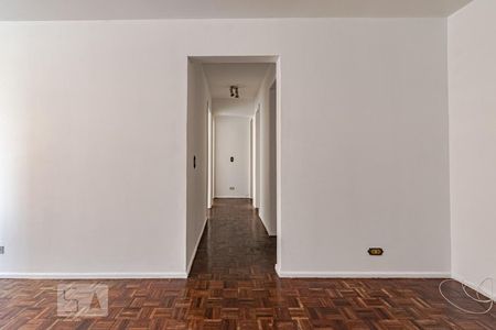 Corredor de apartamento para alugar com 3 quartos, 80m² em São Francisco, Curitiba