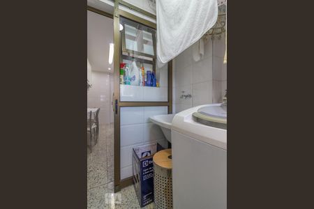 Apartamento à venda com 102m², 4 quartos e 2 vagasLavanderia