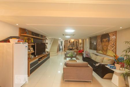 Sala de casa para alugar com 6 quartos, 610m² em Recreio dos Bandeirantes, Rio de Janeiro