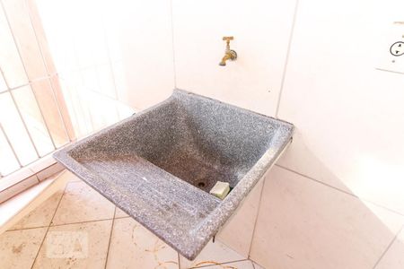 Casa para alugar com 75m², 2 quartos e 1 vagaLavanderia