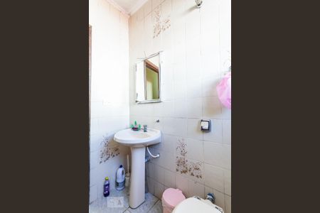 Casa à venda com 170m², 3 quartos e 2 vagasBanheiro