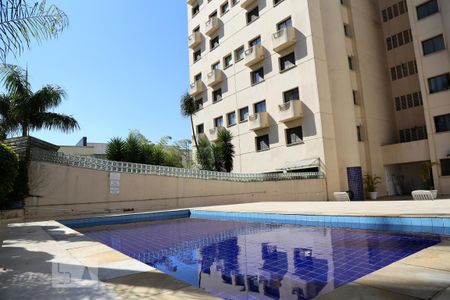 Apartamento à venda com 65m², 1 quarto e 1 vagaÁrea comum - Piscina