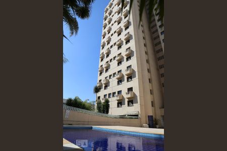 Apartamento à venda com 65m², 1 quarto e 1 vagaÁrea comum - Piscina
