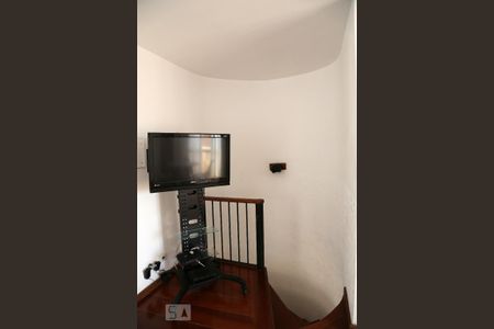 Apartamento à venda com 65m², 1 quarto e 1 vagaEscada