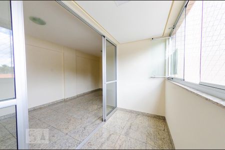 Varanda de apartamento para alugar com 3 quartos, 85m² em Minas Brasil, Belo Horizonte