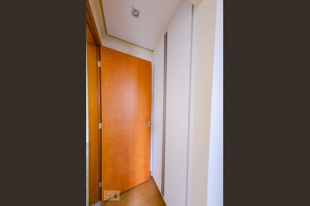Corredor de apartamento para alugar com 3 quartos, 85m² em Minas Brasil, Belo Horizonte