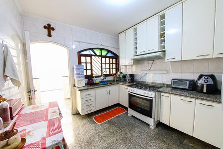 Casa à venda com 108m², 3 quartos e 2 vagasCozinha