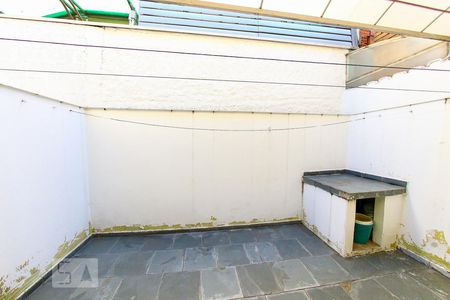 Casa à venda com 108m², 3 quartos e 2 vagasArea de Serviço