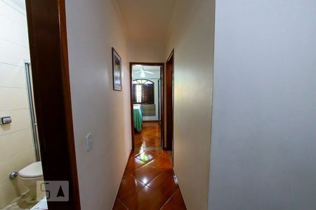 Casa à venda com 108m², 3 quartos e 2 vagasCorredor