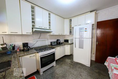 Casa à venda com 108m², 3 quartos e 2 vagasCozinha