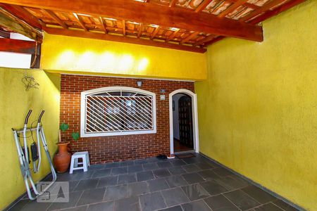 Casa à venda com 108m², 3 quartos e 2 vagasGaragem