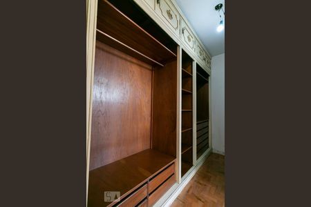 Apartamento à venda com 230m², 3 quartos e 2 vagasSuíte - Closet