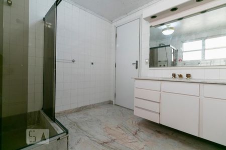 Apartamento à venda com 230m², 3 quartos e 2 vagasBanheiro 2