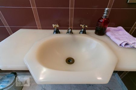 Apartamento à venda com 230m², 3 quartos e 2 vagasBanheiro 3 - Pia