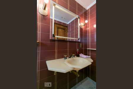 Apartamento à venda com 230m², 3 quartos e 2 vagasBanheiro 3