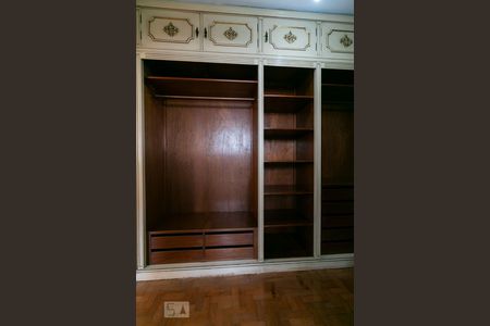 Apartamento à venda com 230m², 3 quartos e 2 vagasSuíte - Closet