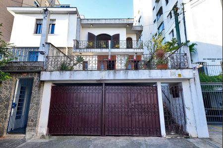Fachada de casa à venda com 4 quartos, 320m² em Pompeia, São Paulo