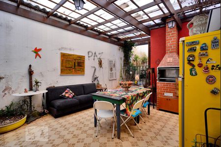 Casa à venda com 320m², 4 quartos e 2 vagasVaranda gourmet