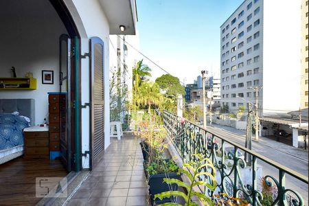 Casa à venda com 320m², 4 quartos e 2 vagasVaranda