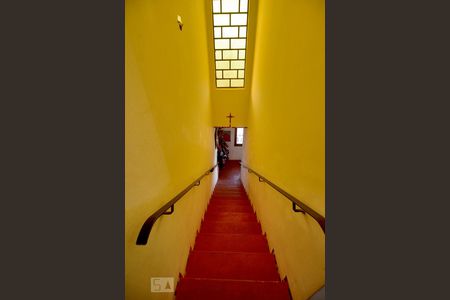 Escada de casa à venda com 4 quartos, 320m² em Pompeia, São Paulo