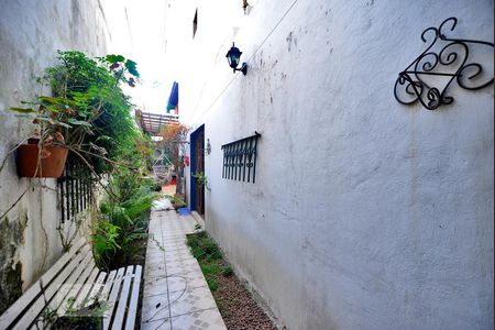 Casa à venda com 320m², 4 quartos e 2 vagasCorredor externo