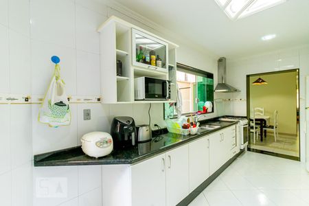 Casa à venda com 166m², 6 quartos e 1 vaga Casa à venda com 166m², 6 quartos e 1 vagaCozinha