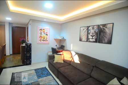 Sala de casa de condomínio à venda com 2 quartos, 605m² em Mato Grande, Canoas