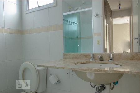 Banheiro de apartamento à venda com 1 quarto, 53m² em Vila Cruz das Almas, São Paulo