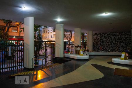 Apartamento à venda com 60m², 2 quartos e sem vagaEntrada do Prédio