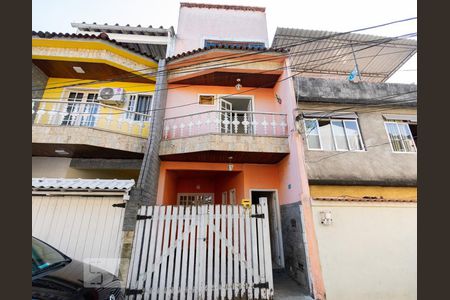 Casa de condomínio à venda com 200m², 3 quartos e 1 vagaFachada da casa