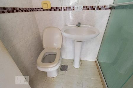 Casa de condomínio à venda com 200m², 3 quartos e 1 vagaBanheiro da Suíte