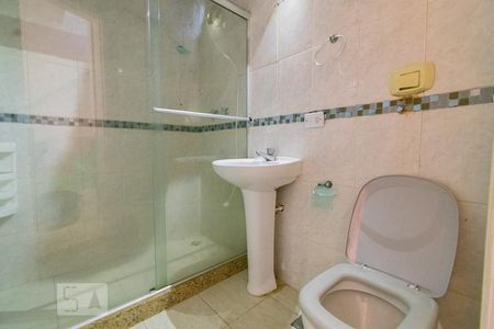 Casa de condomínio à venda com 200m², 3 quartos e 1 vagaBanheiro Social