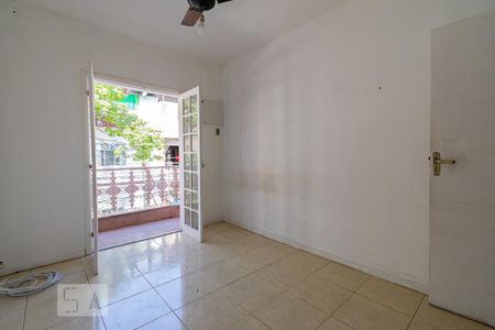 Casa de condomínio à venda com 200m², 3 quartos e 1 vagaSuíte