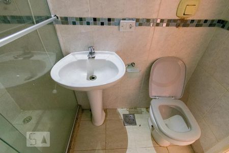 Casa de condomínio à venda com 200m², 3 quartos e 1 vagaBanheiro Social