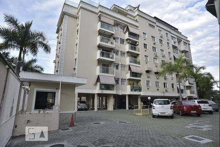 Apartamento à venda com 60m², 2 quartos e 1 vagaFachada e Garagem