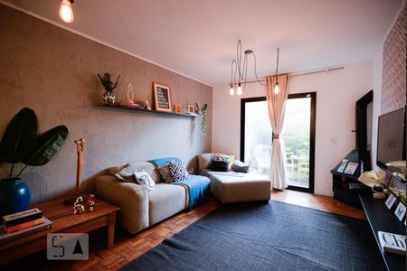 Casa para alugar com 150m², 3 quartos e 2 vagasSala