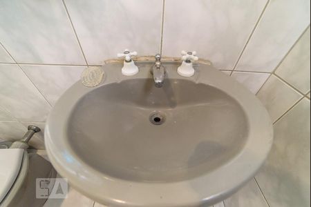 Casa à venda com 413m², 3 quartos e 2 vagasBanheiro da Suíte - Torneira