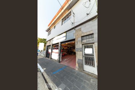 Casa à venda com 413m², 3 quartos e 2 vagasFachada