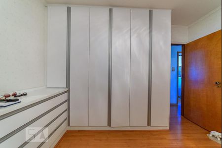 Casa à venda com 413m², 3 quartos e 2 vagasSuíte - Armários